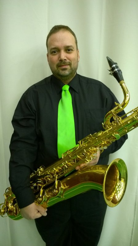 Berzi Ákos - baritonszaxofon, vendégművész profilképe