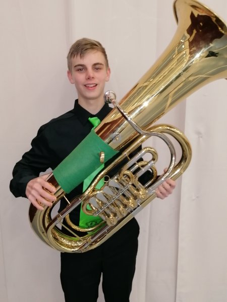 Sax Bernárd profilképe